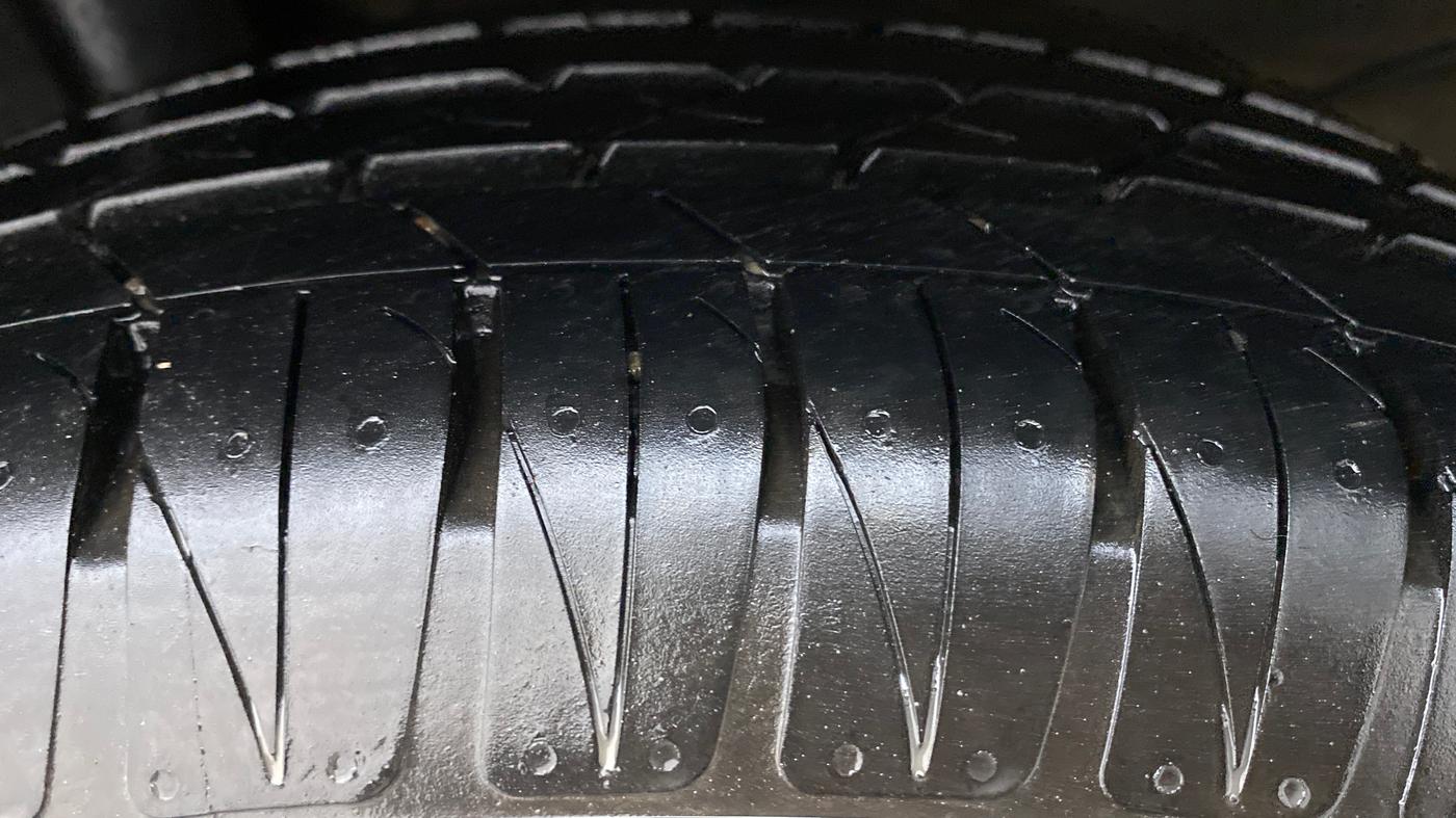 2022 KIA SONET HTX 1.5D MT AE , Diesel, Manual, 2,755 km, Right Rear Tyre Tread