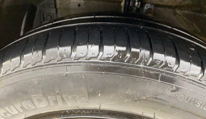 2015 Maruti Ertiga VXI, Petrol, Manual, 73,458 km, Left Front Tyre Tread