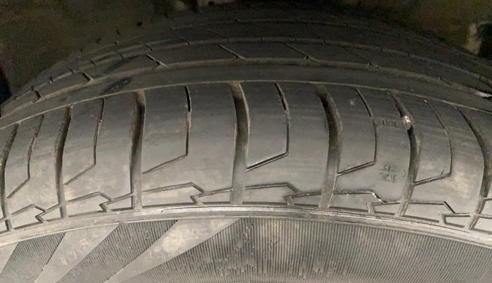 2022 KIA SELTOS HTX 1.5 PETROL, Petrol, Manual, 18,975 km, Right Front Tyre Tread
