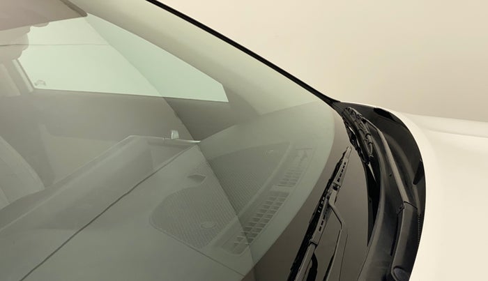 2022 KIA SELTOS HTX 1.5 PETROL, Petrol, Manual, 18,975 km, Front windshield - Minor spot on windshield