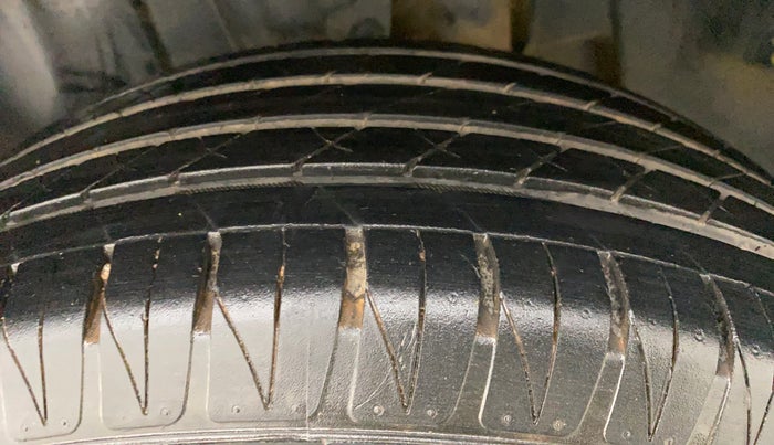 2022 Maruti BREZZA ZXI + AT SMART HYBRID, Petrol, Automatic, 31,047 km, Left Rear Tyre Tread