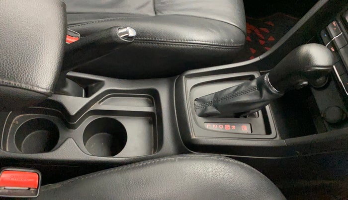 2022 Maruti BREZZA ZXI + AT SMART HYBRID, Petrol, Automatic, 31,047 km, Gear Lever