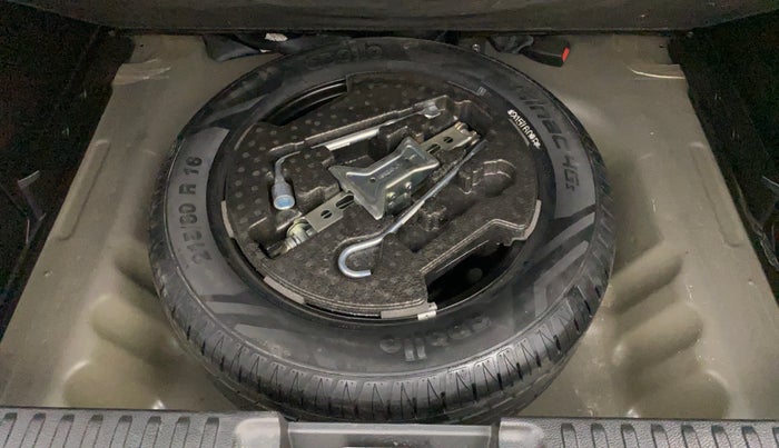 2022 Maruti BREZZA ZXI + AT SMART HYBRID, Petrol, Automatic, 31,047 km, Spare Tyre