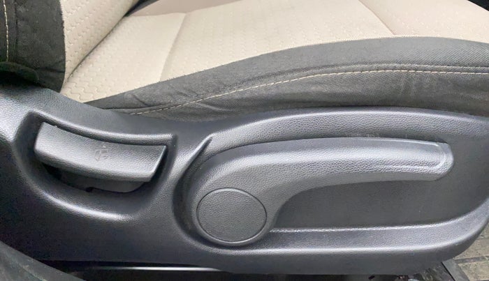 2018 Hyundai Elite i20 ASTA 1.2 (O), Petrol, Manual, 55,101 km, Driver Side Adjustment Panel