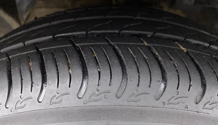 2019 Ford New Figo 1.2 TITANIUM, Petrol, Manual, 12,073 km, Left Front Tyre Tread