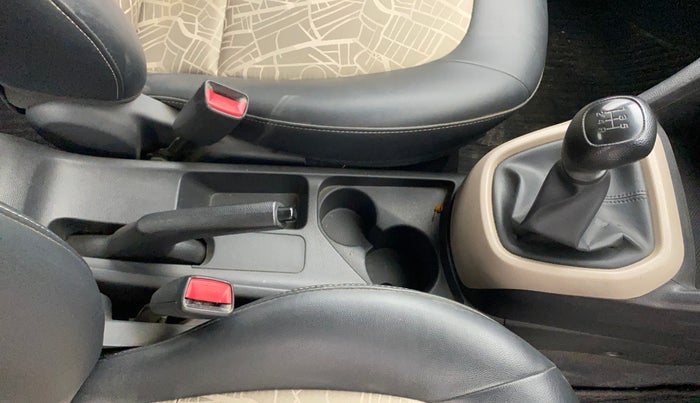 2016 Hyundai Grand i10 MAGNA 1.2 KAPPA VTVT, Petrol, Manual, 70,797 km, Gear Lever