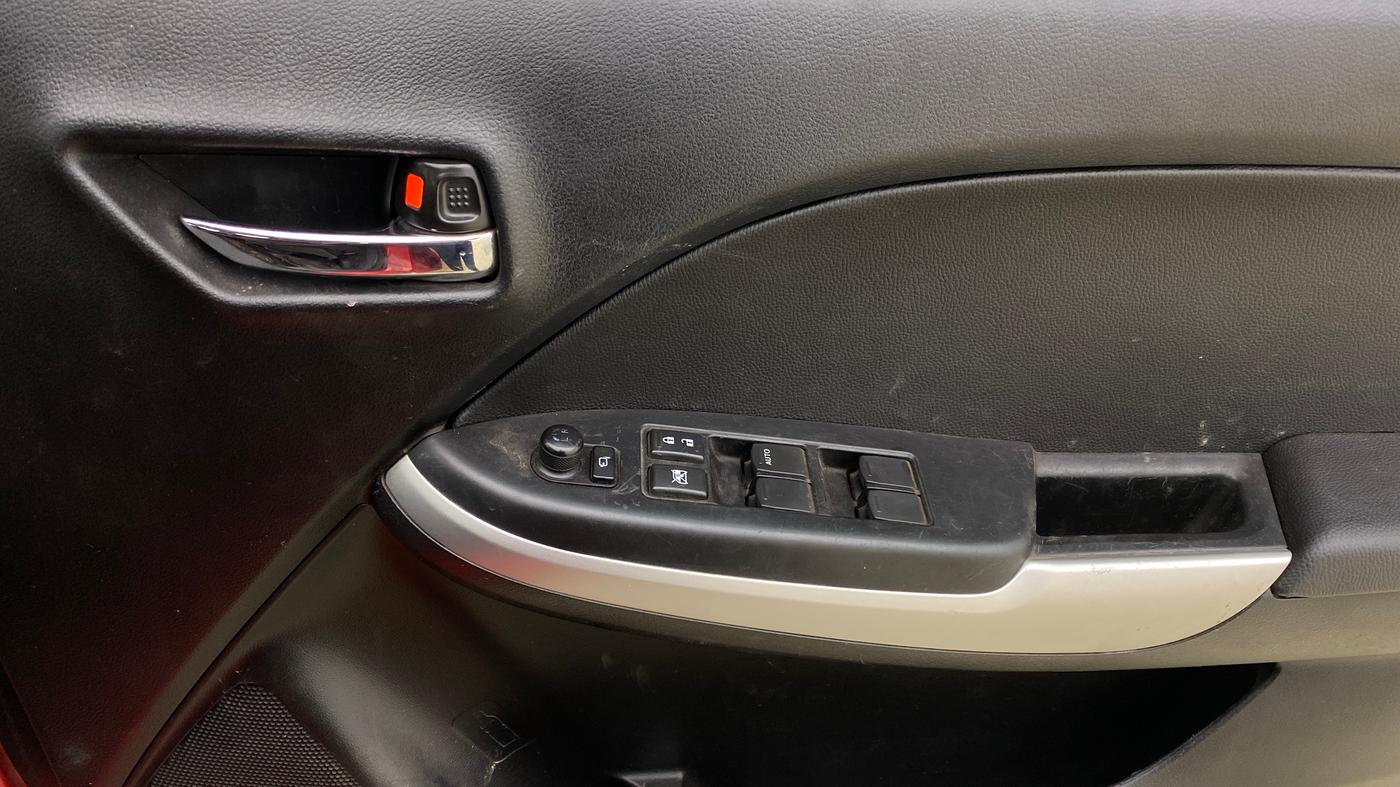 2015 Maruti Baleno ZETA DIESEL 1.3, Diesel, Manual, 71,200 km, Driver Side Door Panels Control
