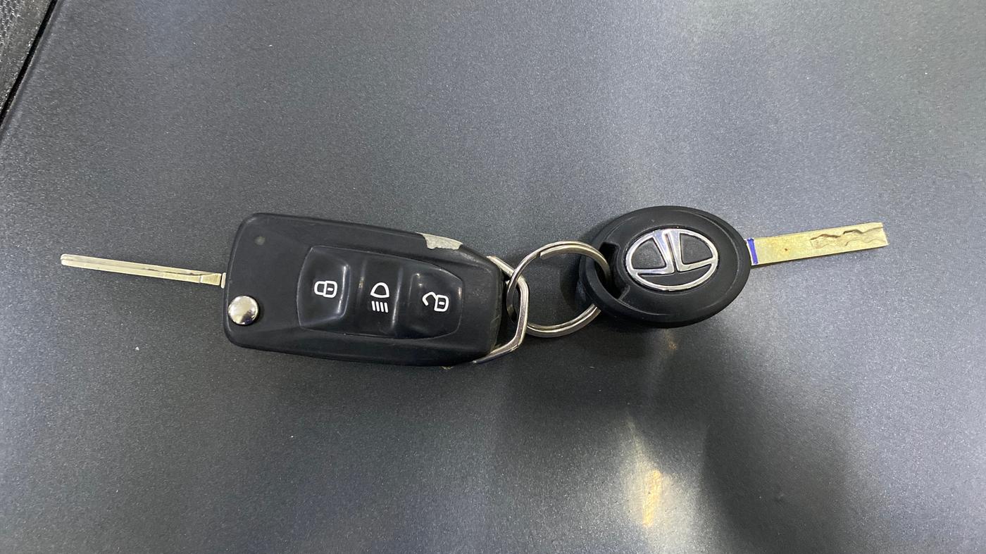 2020 Tata Tiago XT PETROL, Petrol, Manual, 35,203 km, Key Close Up