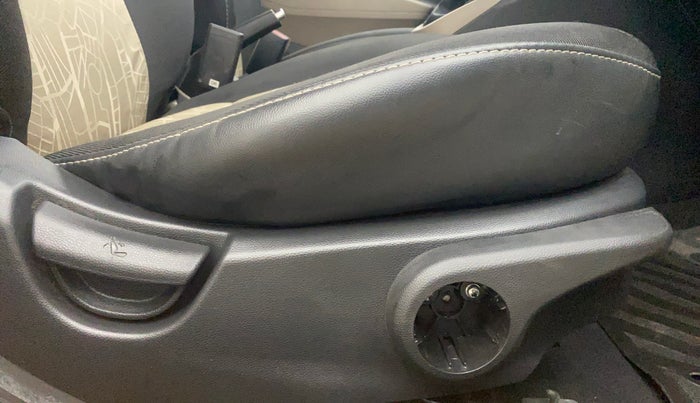 2015 Hyundai Grand i10 ASTA AT 1.2 KAPPA VTVT, Petrol, Automatic, 61,350 km, Driver Side Adjustment Panel