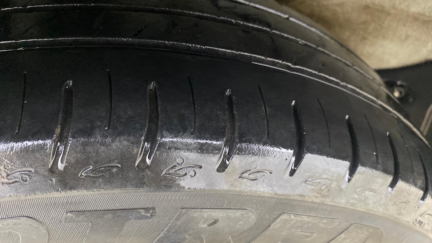 2024 Tata ALTROZ XZ CNG, CNG, Manual, 54,270 km, Right Rear Tyre Tread