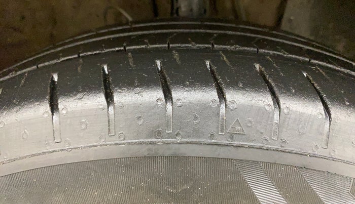 2022 Hyundai VENUE SX 1.2 PETROL, Petrol, Manual, 36,043 km, Right Front Tyre Tread