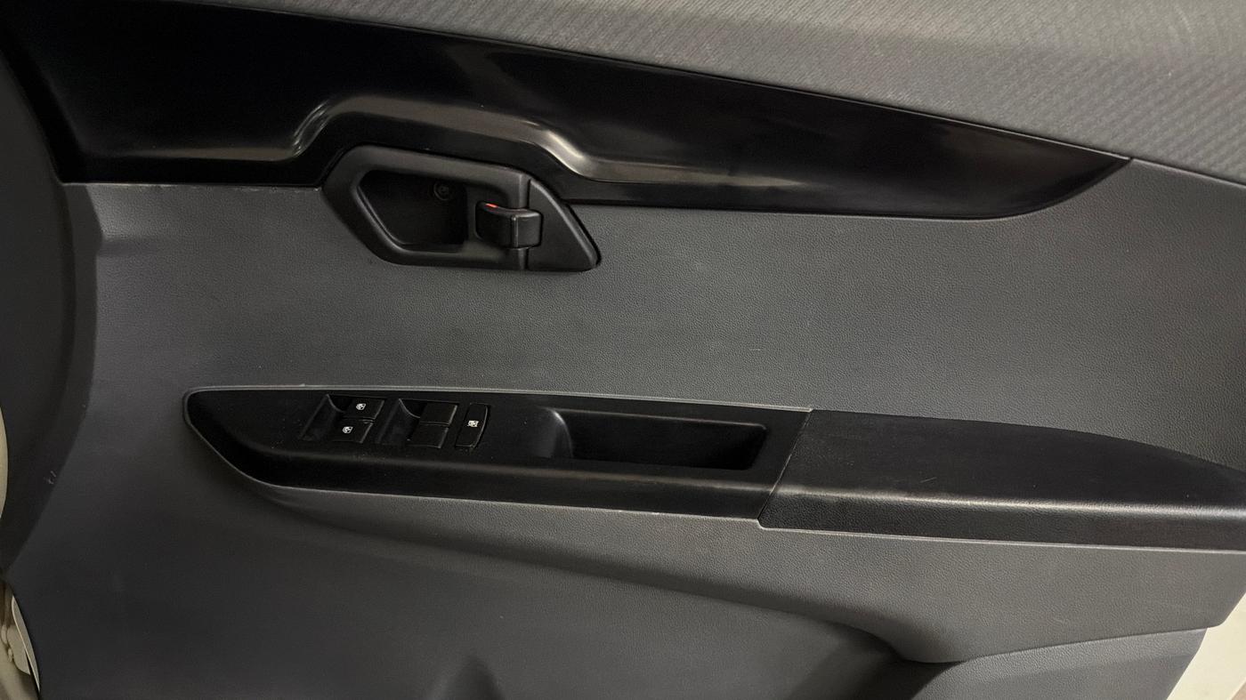 2019 Mahindra KUV 100 NXT K4+ P 6 STR, Petrol, Manual, 47,786 km, Driver Side Door Panels Control