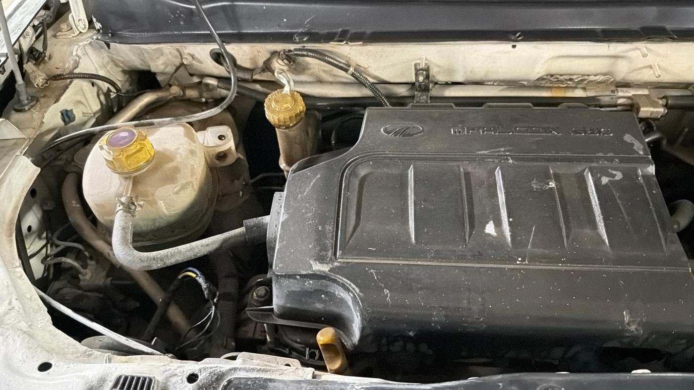 2019 Mahindra KUV 100 NXT K4+ P 6 STR, Petrol, Manual, 47,786 km, Engine View - Right