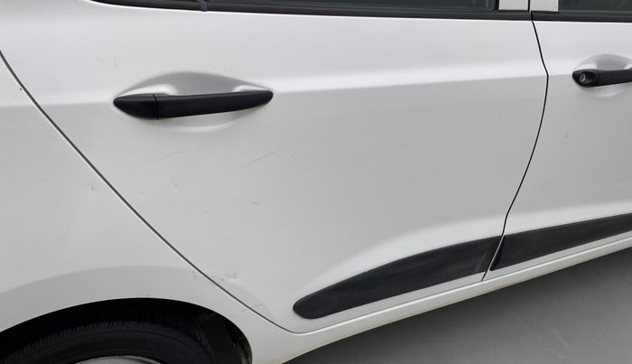 2017 Hyundai Grand i10 ERA 1.2 KAPPA VTVT, Petrol, Manual, 61,072 km, Right rear door - Slightly dented