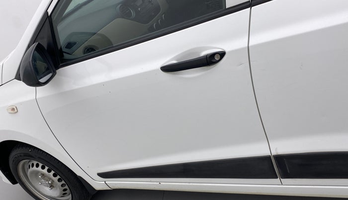 2017 Hyundai Grand i10 ERA 1.2 KAPPA VTVT, Petrol, Manual, 61,072 km, Front passenger door - Minor scratches