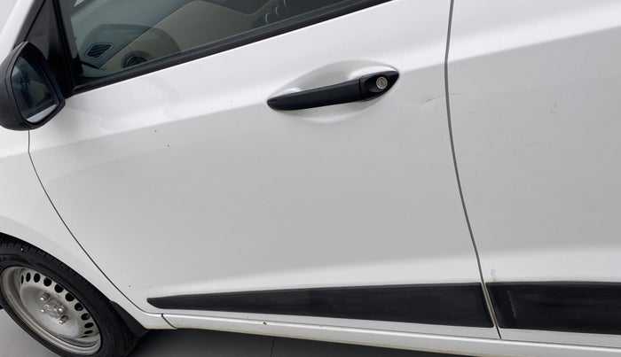 2017 Hyundai Grand i10 ERA 1.2 KAPPA VTVT, Petrol, Manual, 61,072 km, Front passenger door - Slightly dented