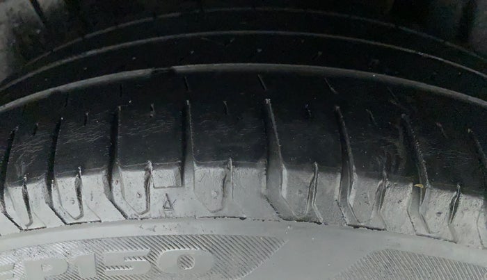 2019 Maruti XL6 ZETA MT, Petrol, Manual, 43,992 km, Left Rear Tyre Tread