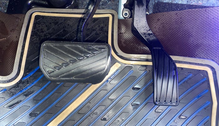 2021 Maruti S Cross ZETA AT 1.5, Petrol, Automatic, 61,840 km, Pedals