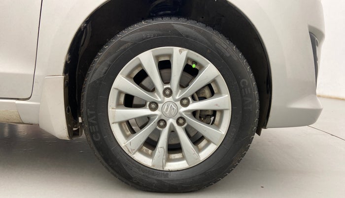 2013 Maruti Ertiga ZDI, Diesel, Manual, 76,163 km, Right Front Wheel