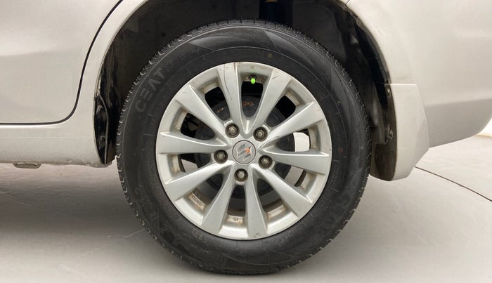 2013 Maruti Ertiga ZDI, Diesel, Manual, 76,163 km, Left Rear Wheel