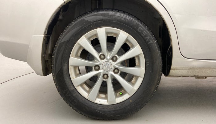 2013 Maruti Ertiga ZDI, Diesel, Manual, 76,163 km, Right Rear Wheel