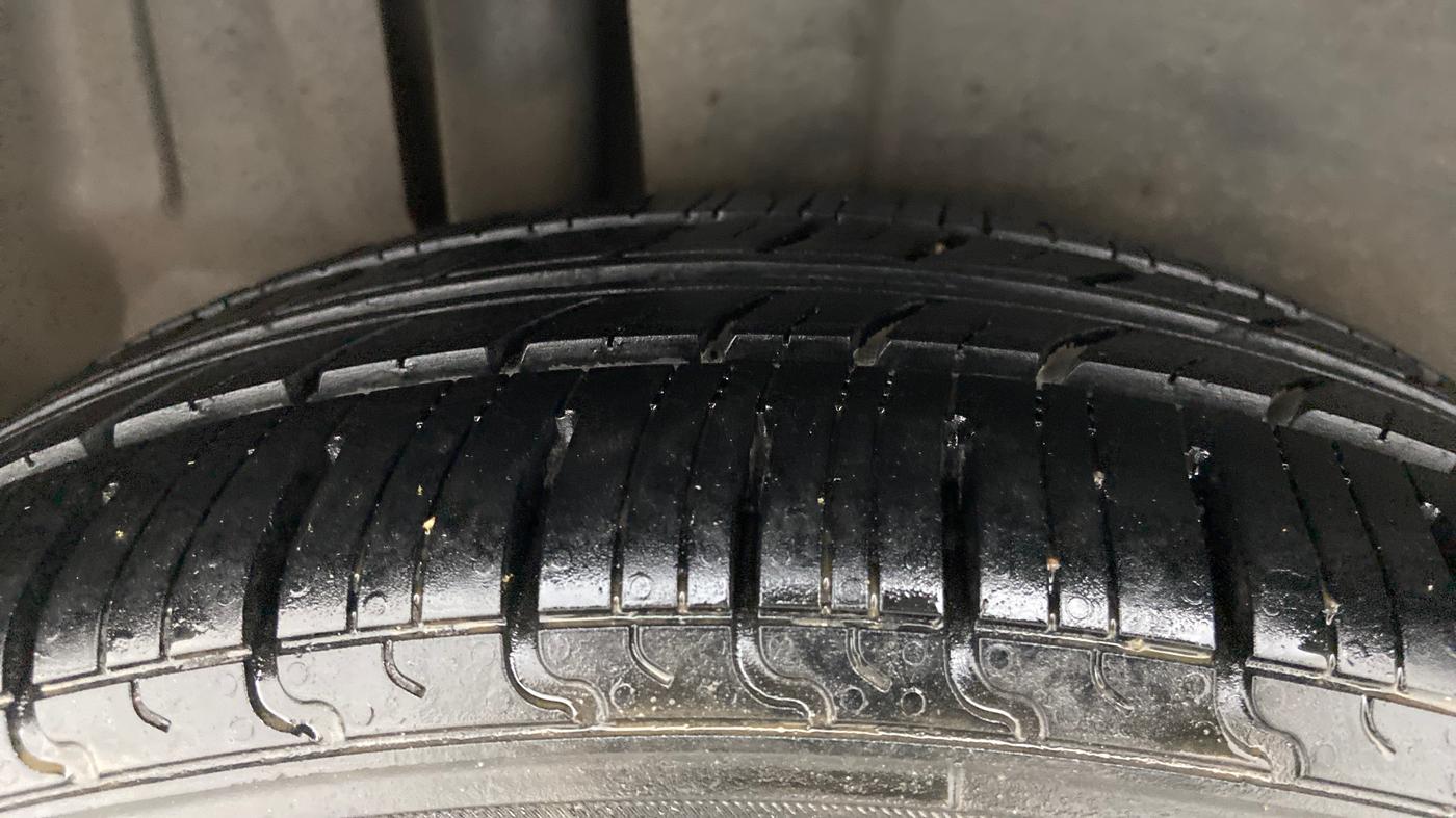 2013 Maruti Ertiga ZDI, Diesel, Manual, 76,163 km, Right Rear Tyre Tread