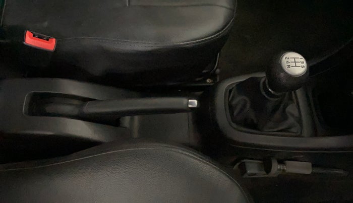 2013 Maruti Swift VXI, Petrol, Manual, 15,032 km, Gear Lever