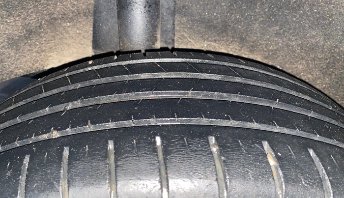 2021 Maruti Baleno ZETA PETROL 1.2, Petrol, Manual, 78,541 km, Right Rear Tyre Tread