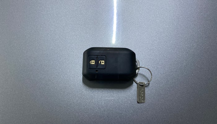 2021 Maruti Baleno ZETA PETROL 1.2, Petrol, Manual, 78,541 km, Key Close Up