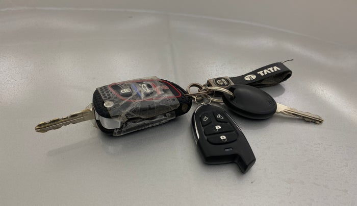 2019 Tata Tiago XM PETROL, Petrol, Manual, 36,195 km, Key Close Up