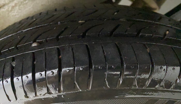 2015 Maruti Wagon R 1.0 LXI CNG, CNG, Manual, 66,028 km, Left Rear Tyre Tread