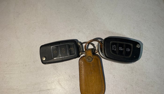 2015 Hyundai Elite i20 SPORTZ 1.2, CNG, Manual, 71,385 km, Key Close Up