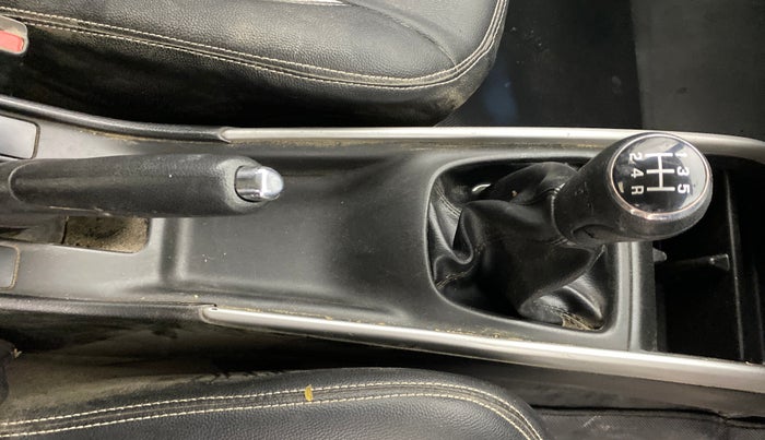 2017 Maruti Baleno DELTA PETROL 1.2, Petrol, Manual, 1,02,714 km, Gear Lever