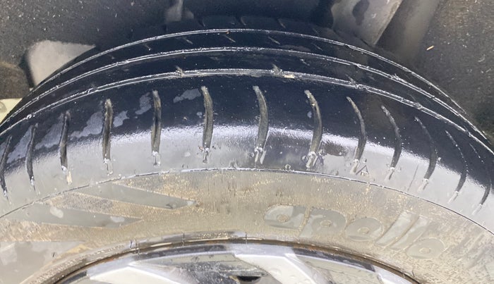 2017 Maruti Baleno DELTA PETROL 1.2, Petrol, Manual, 1,02,714 km, Left Rear Tyre Tread