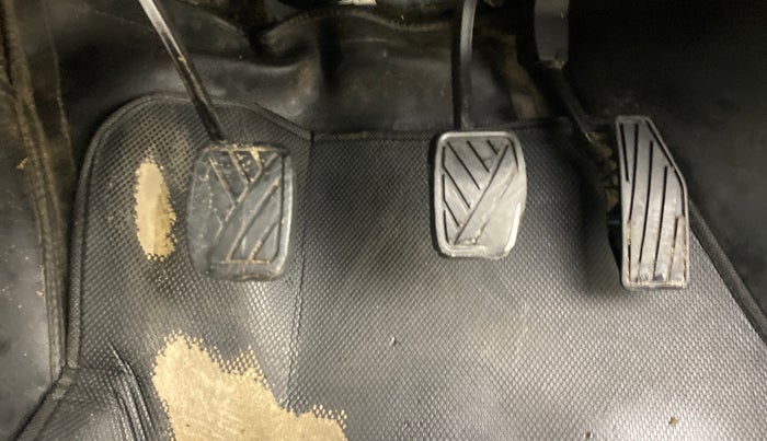 2017 Maruti Baleno DELTA PETROL 1.2, Petrol, Manual, 1,02,714 km, Pedals