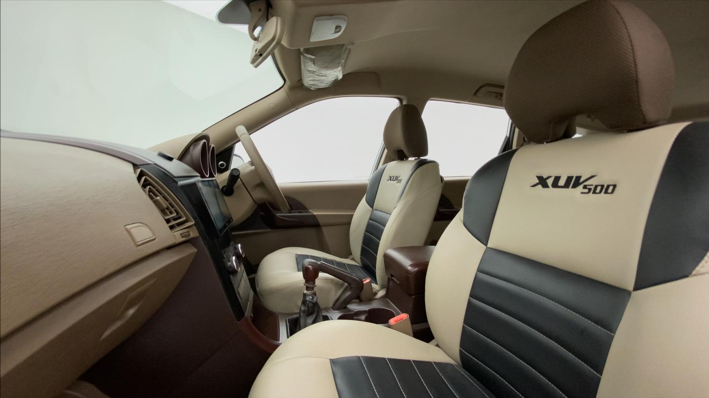 2014 Mahindra XUV500 W4, Diesel, Manual, 83,640 km, Right Side Front Door Cabin