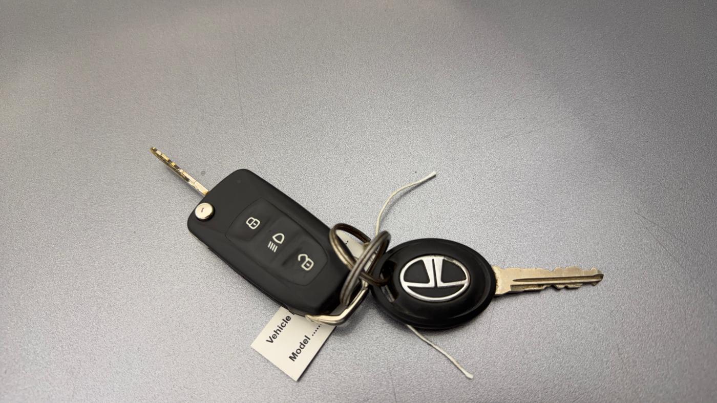 2018 Tata Tiago XM PETROL, Petrol, Manual, 73,455 km, Key Close Up