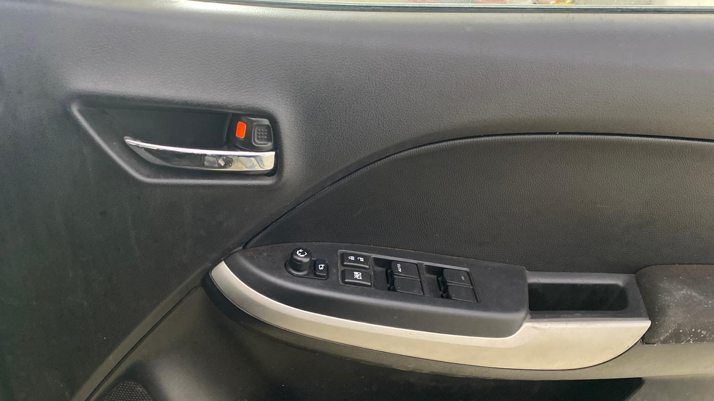 2017 Maruti Baleno DELTA DIESEL 1.3, Diesel, Manual, 99,669 km, Driver Side Door Panels Control