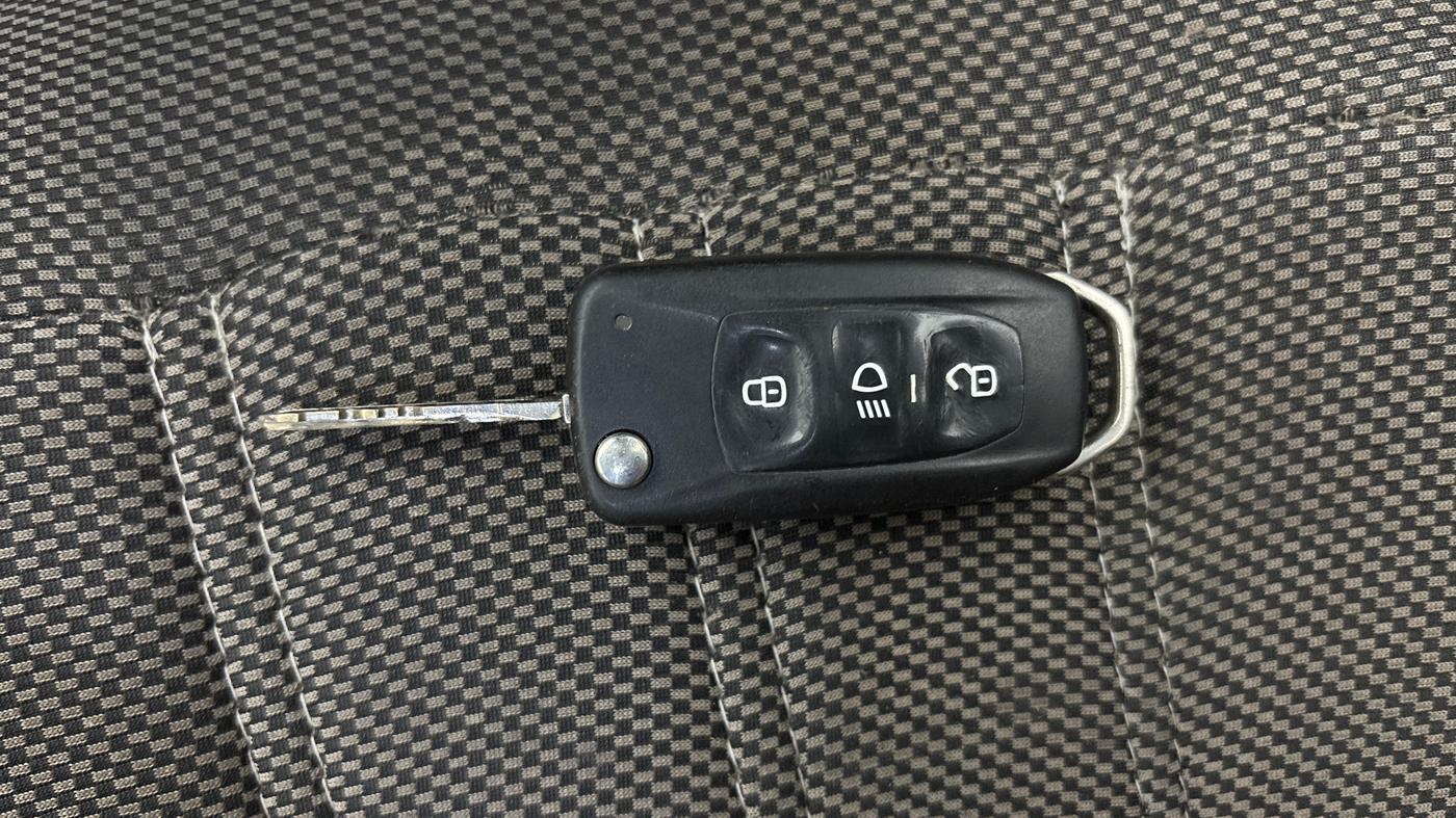 2018 Tata Tiago XZA PETROL, Petrol, Automatic, 77,339 km, Key Close Up