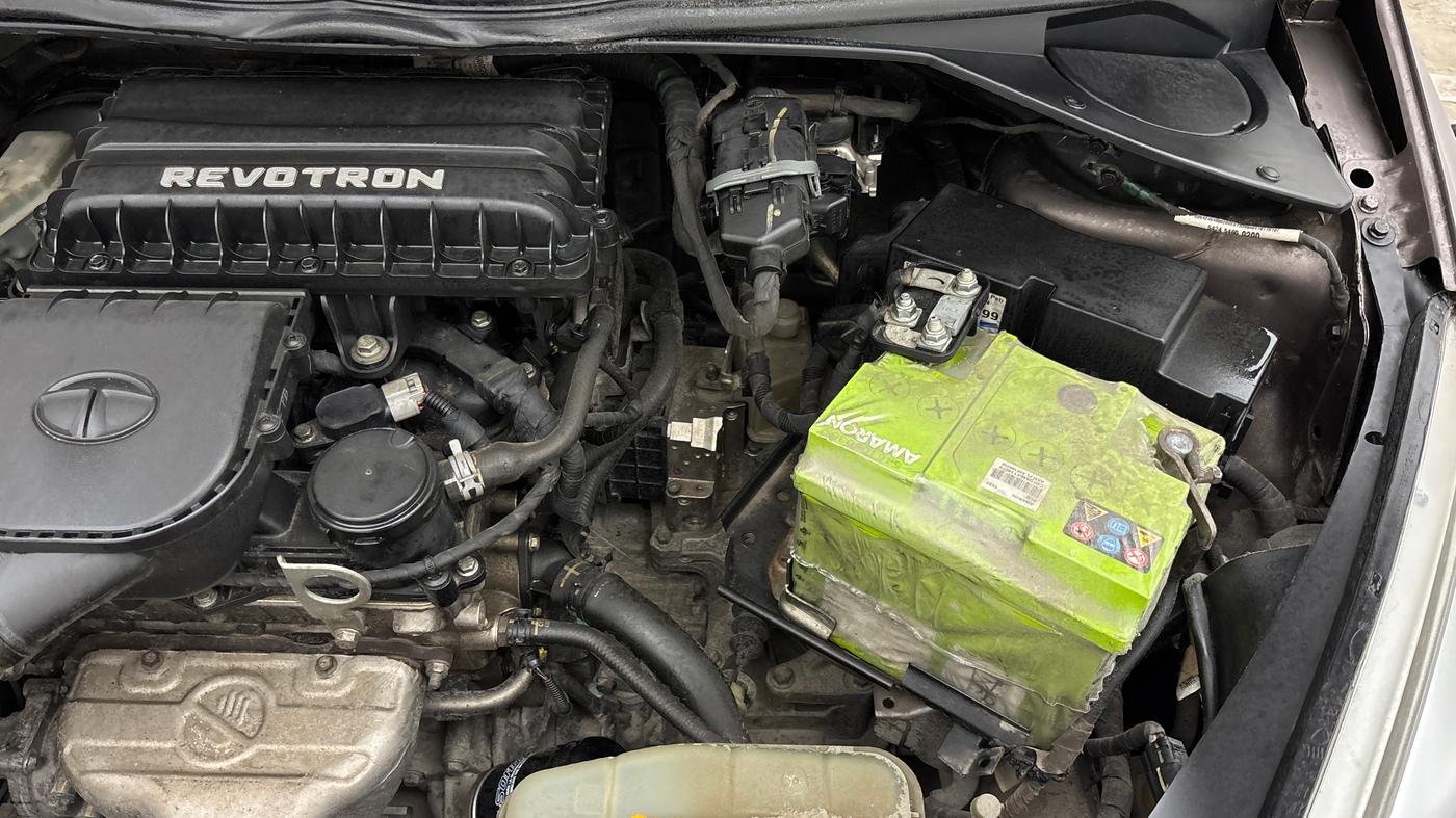 2018 Tata Tiago XZA PETROL, Petrol, Automatic, 77,339 km, Engine View - Left
