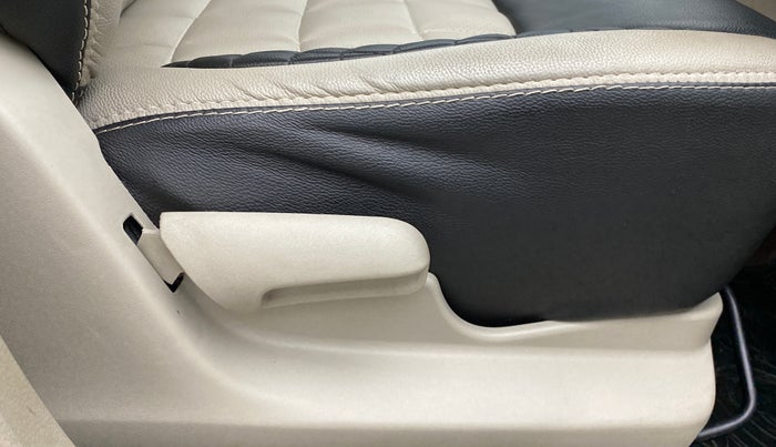 2019 Maruti Celerio VXI d, Petrol, Manual, 13,207 km, Driver Side Adjustment Panel