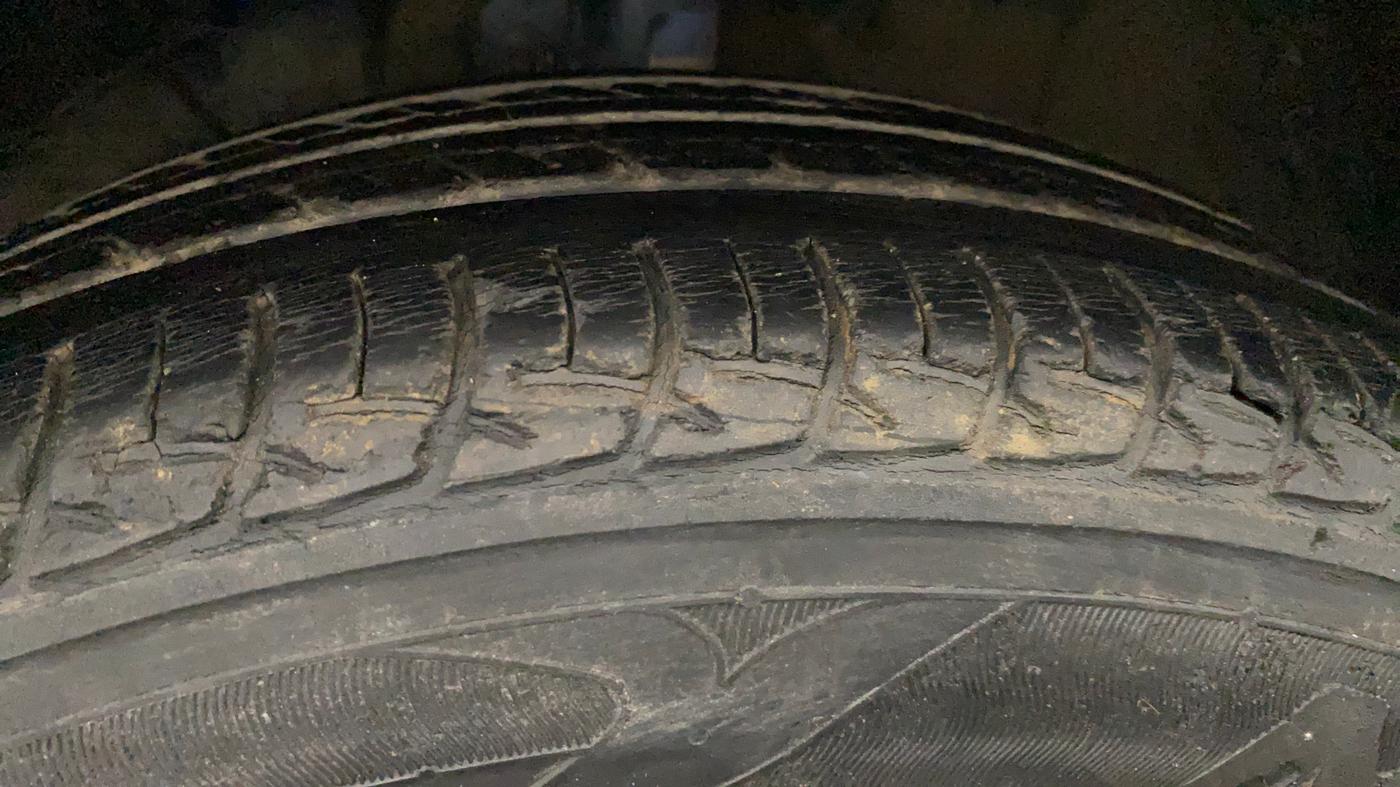 2019 Maruti Baleno DELTA PETROL 1.2, Petrol, Manual, 42,883 km, Left Front Tyre Tread