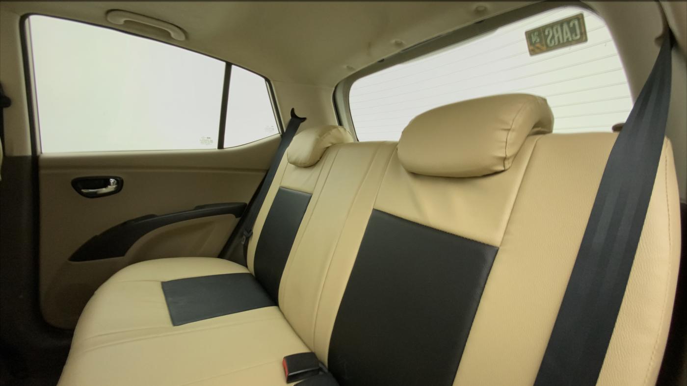 2013 Hyundai i10 ASTA 1.2 AT SUNROOF, Petrol, Automatic, 32,902 km, Right Side Rear Door Cabin