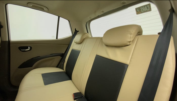 2013 Hyundai i10 ASTA 1.2 AT SUNROOF, Petrol, Automatic, 32,902 km, Right Side Rear Door Cabin