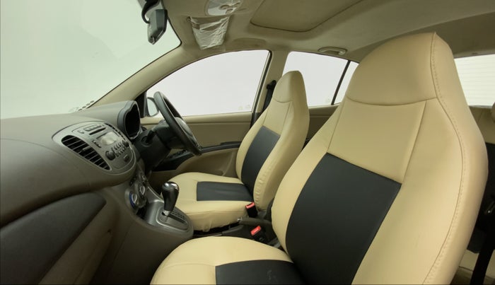 2013 Hyundai i10 ASTA 1.2 AT SUNROOF, Petrol, Automatic, 32,902 km, Right Side Front Door Cabin