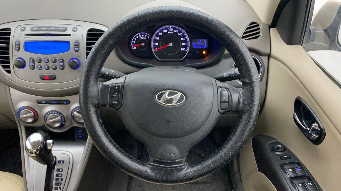 2013 Hyundai i10 ASTA 1.2 AT SUNROOF, Petrol, Automatic, 32,902 km, Steering Wheel Close Up