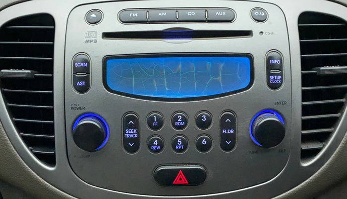 2013 Hyundai i10 SPORTZ 1.1, Petrol, Manual, 1,03,214 km, Infotainment system - Display has spot on screen