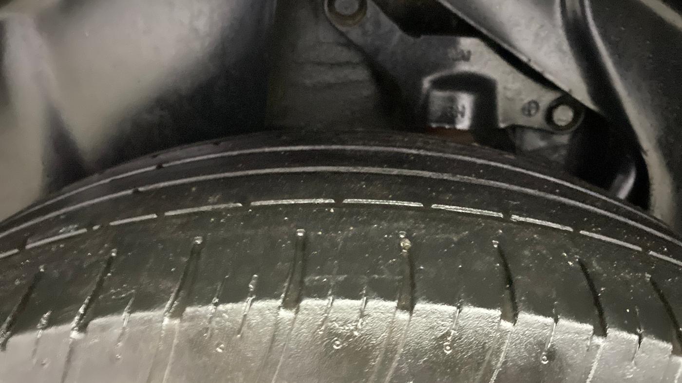 2021 Tata Harrier XZA 2.0L, Diesel, Automatic, 42,676 km, Right Rear Tyre Tread