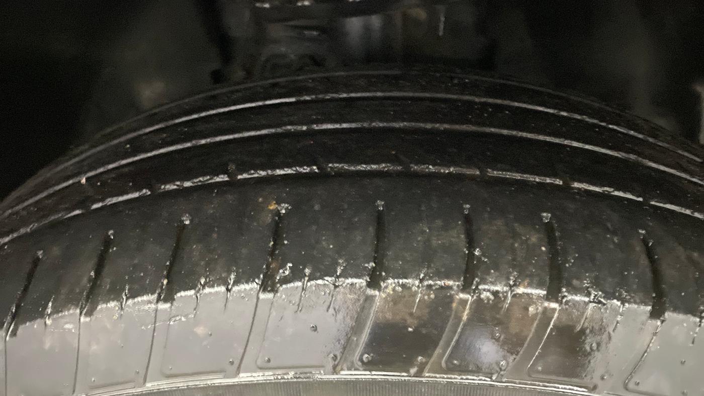 2021 Tata Harrier XZA 2.0L, Diesel, Automatic, 42,676 km, Right Front Tyre Tread