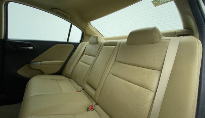 2015 Honda City 1.5L I-DTEC VX, Diesel, Manual, 1,01,412 km, Right Side Rear Door Cabin